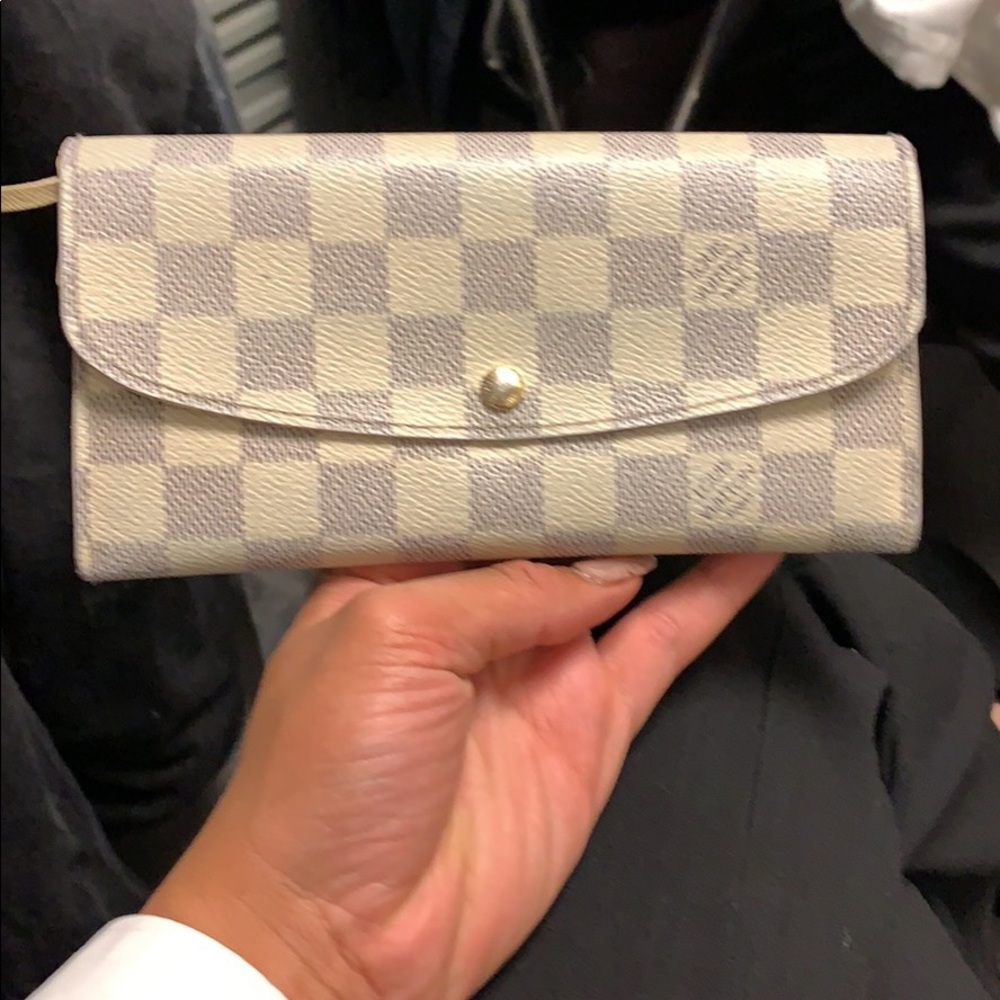 AUTH LOUIS VUITTON WALLET USED